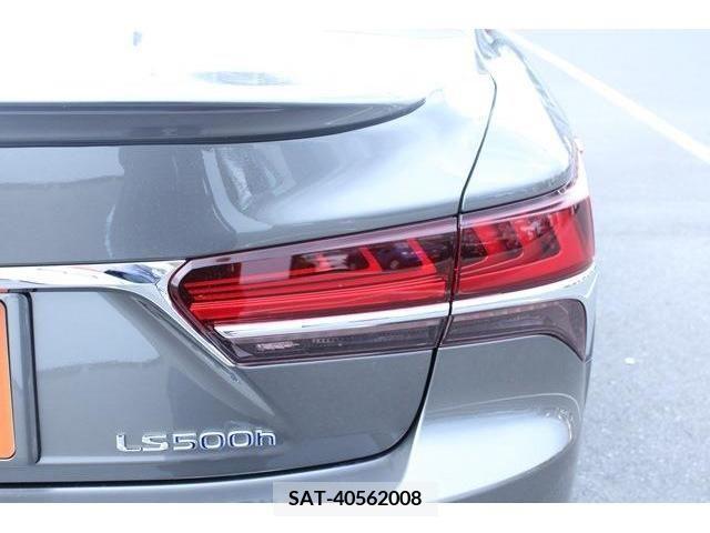 Lexus LS 2018-03 362888-11