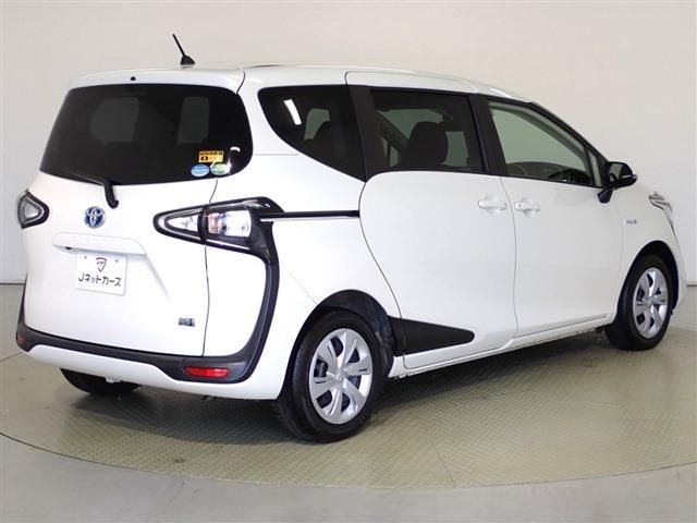 Toyota SIENTA 2019-12 184854-3