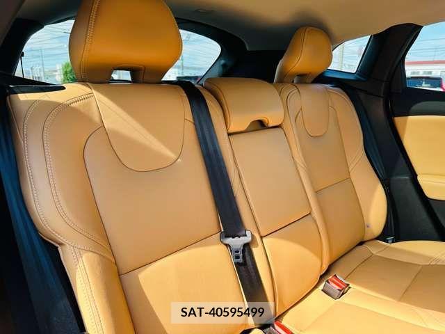 Volvo V40 2020-07 337845-11