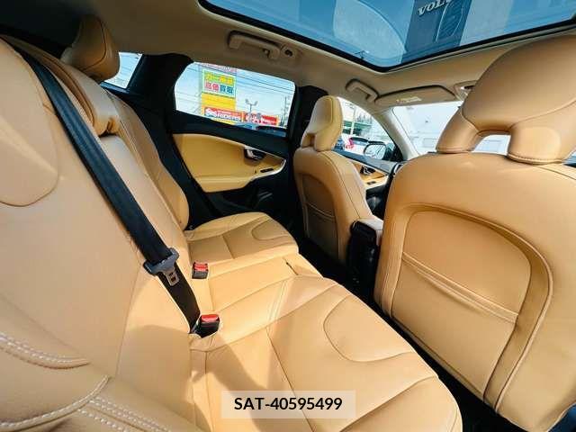 Volvo V40 2020-07 337845-14