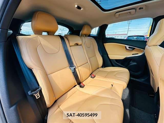 Volvo V40 2020-07 337845-13
