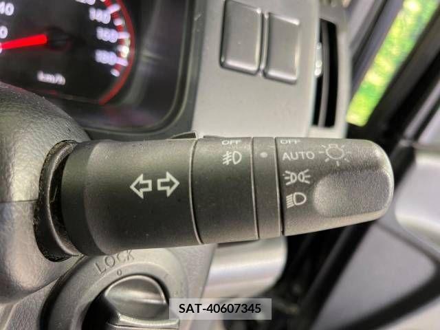 Nissan SERENA 2009-10 284330-5