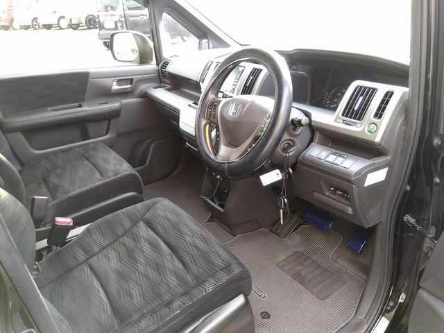 Honda e 2013-03 10983-15