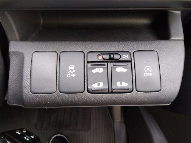 Honda e 2013-03 10983-7