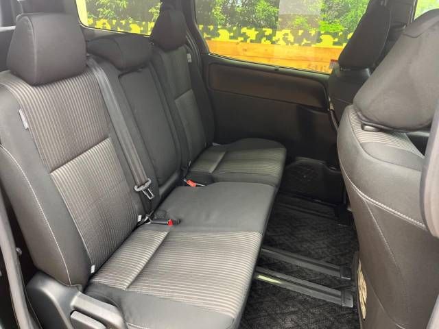 Toyota VOXY 2018-11 186024-9