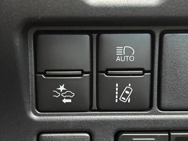 Toyota VOXY 2018-11 186024-4