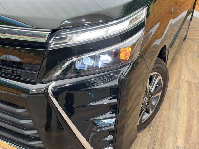 Toyota VOXY 2018-11 186024-13
