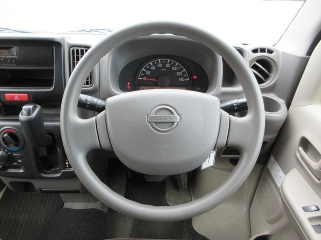 Nissan CLIPPER 2017-08 15730-21