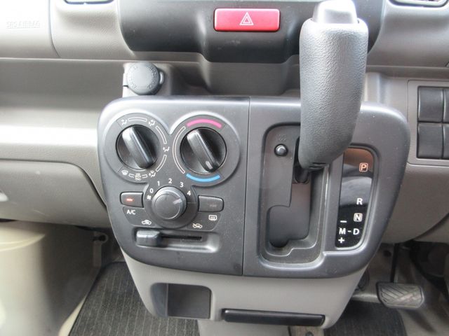 Nissan CLIPPER 2017-08 15730-23