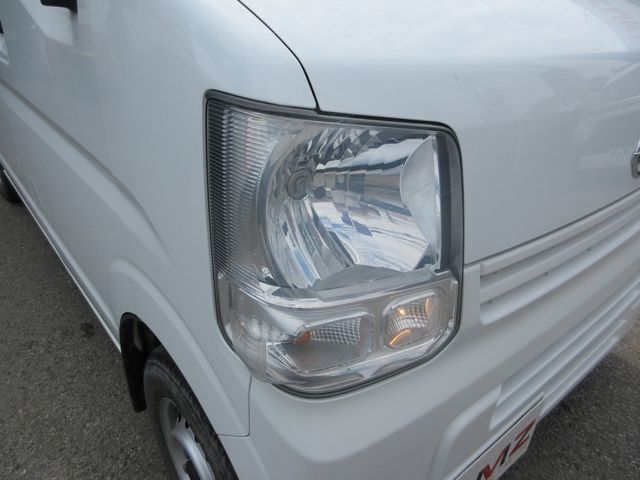 Nissan CLIPPER 2017-08 15730-15