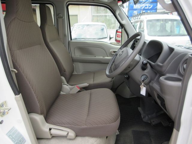 Nissan CLIPPER 2017-08 15730-8