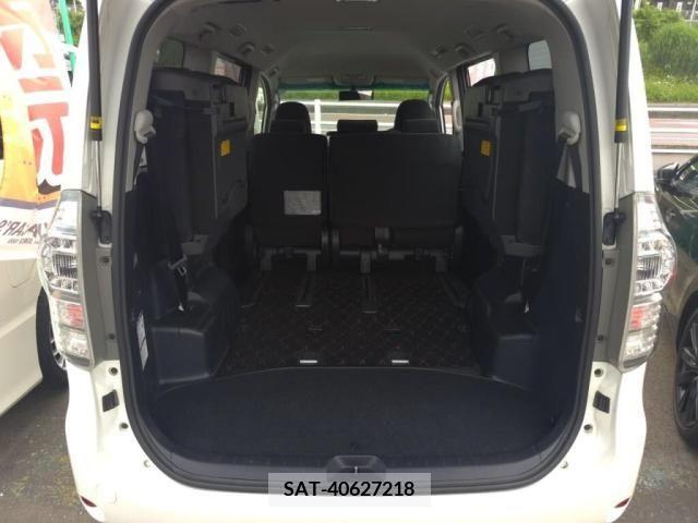 Toyota VOXY 2013-07 321377-26