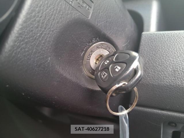 Toyota VOXY 2013-07 321377-17