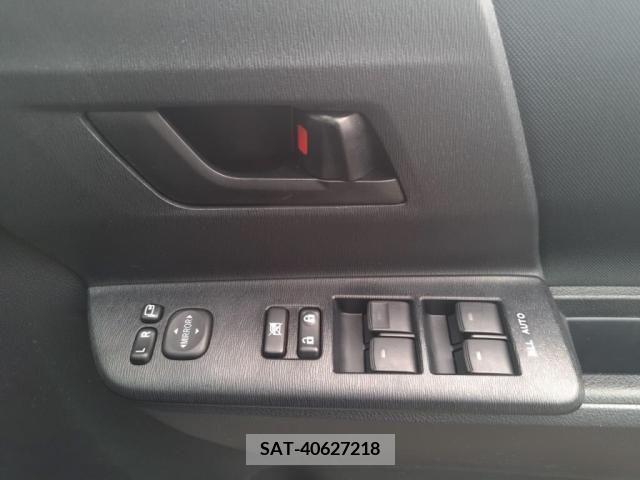 Toyota VOXY 2013-07 321377-19