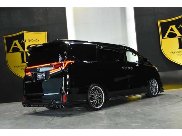Toyota VELLFIRE 2016-11 185901-1