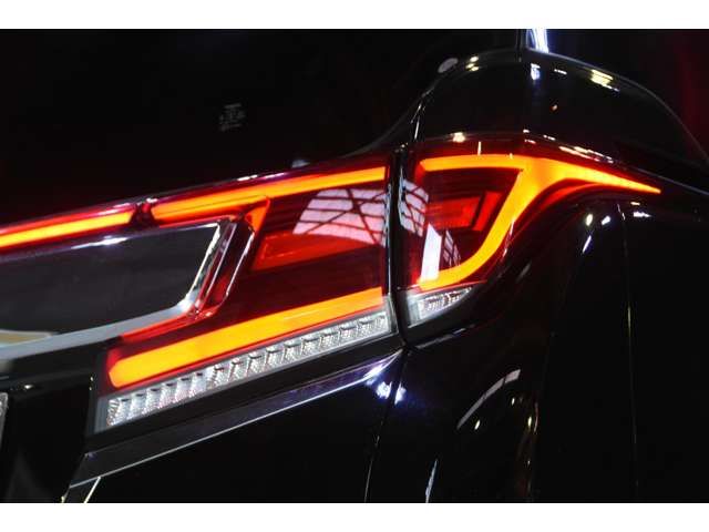Toyota VELLFIRE 2016-11 185901-11