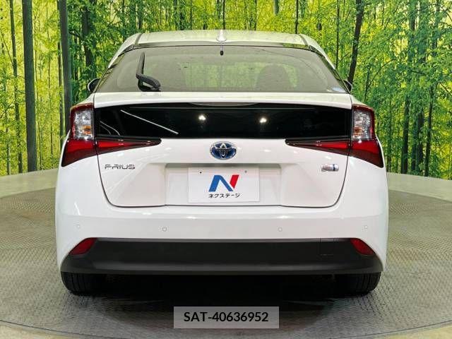 Toyota PRIUS 2019-07 342047-15