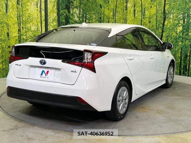 Toyota PRIUS 2019-07 342047-17