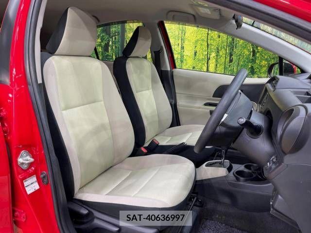 Toyota AQUA 2012-02 380758-8
