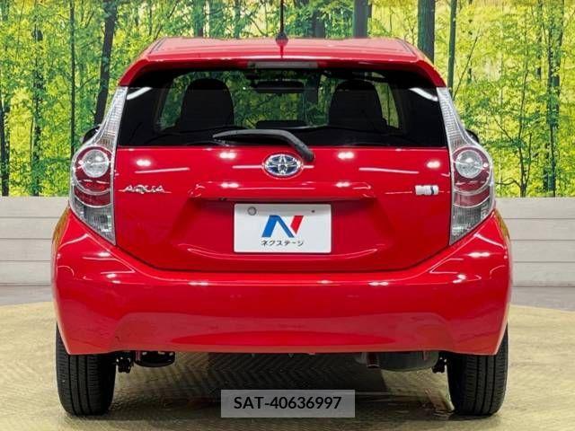 Toyota AQUA 2012-02 380758-15