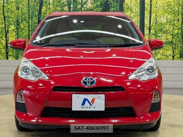 Toyota AQUA 2012-02 380758-14