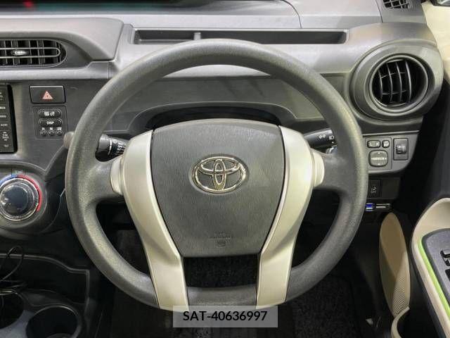 Toyota AQUA 2012-02 380758-11