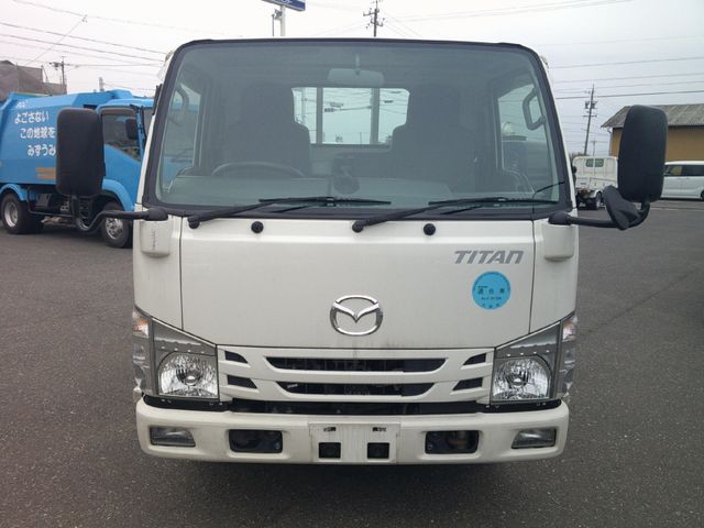 Mazda TITAN 2016-03 3925-1