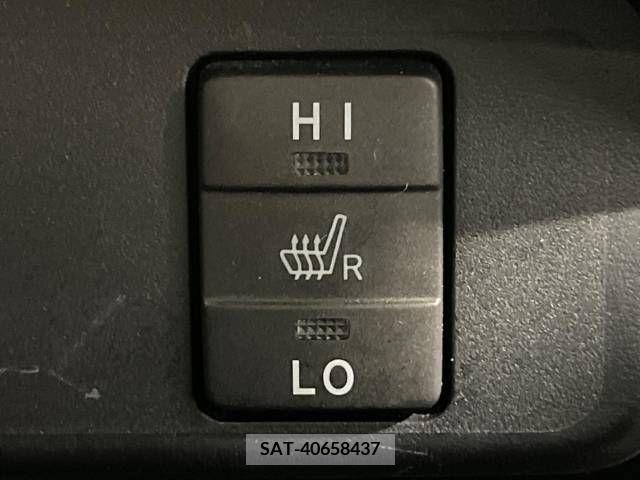 Toyota SIENTA 2017-03 368159-7