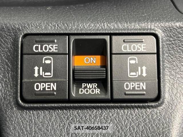 Toyota SIENTA 2017-03 368159-6