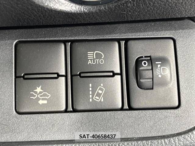 Toyota SIENTA 2017-03 368159-4