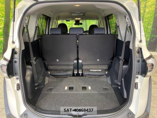 Toyota SIENTA 2017-03 368159-11