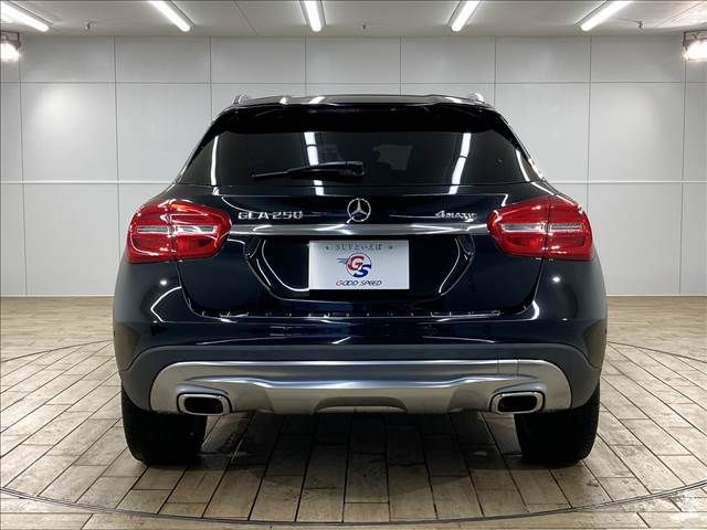 Mercedes Benz GLA-CLASS 2014-09 11512-14