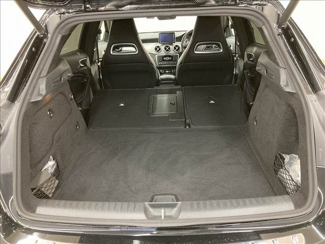 Mercedes Benz GLA-CLASS 2014-09 11512-13