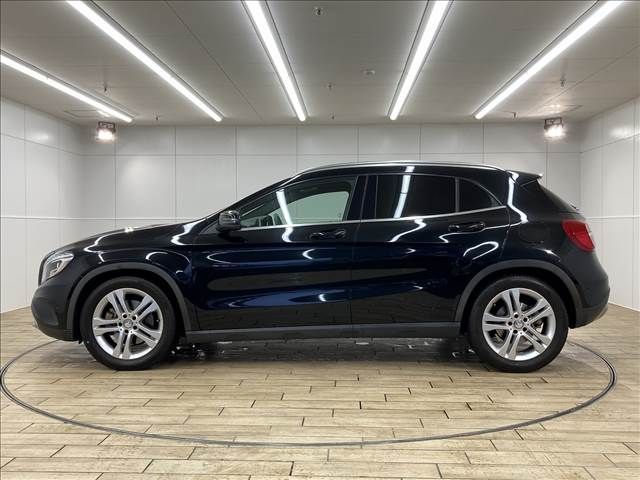 Mercedes Benz GLA-CLASS 2014-09 11512-15