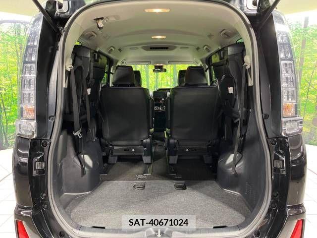 Toyota VOXY 2017-05 289245-11