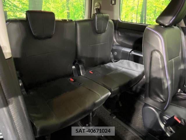Toyota VOXY 2017-05 289245-10