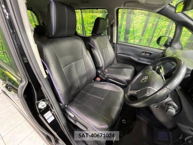 Toyota VOXY 2017-05 289245-8