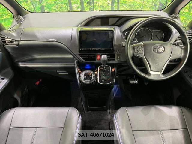 Toyota VOXY 2017-05 289245-1