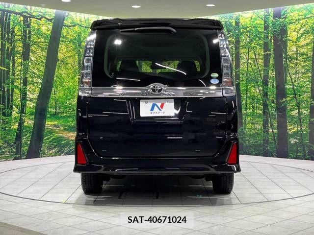 Toyota VOXY 2017-05 289245-16