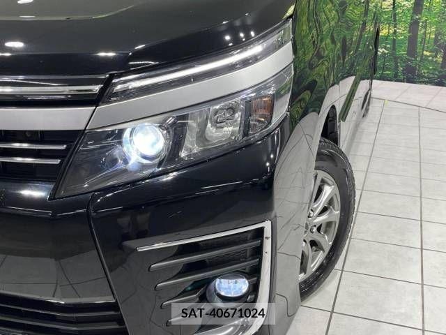 Toyota VOXY 2017-05 289245-13