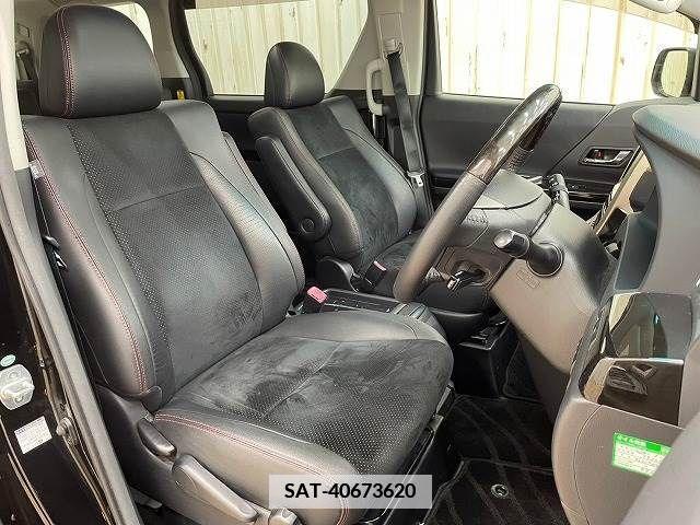 Toyota VELLFIRE 2013-08 348408-8