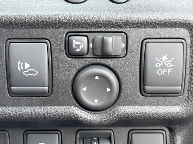 Nissan NOTE 2019-02 10133-5