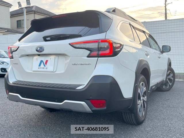 Subaru OUTBACK 2022-03 348814-17