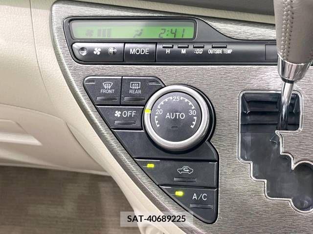 Toyota ISIS 2008-11 391468-3