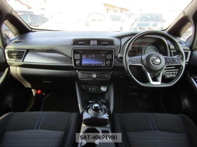 Nissan LEAF 2018-09 230158-15