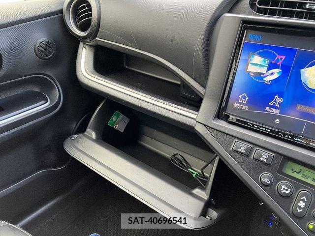 Toyota AQUA 2014-09 211854-13