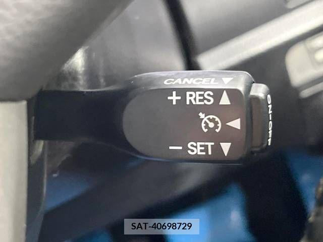 Toyota VOXY 2017-07 289128-6