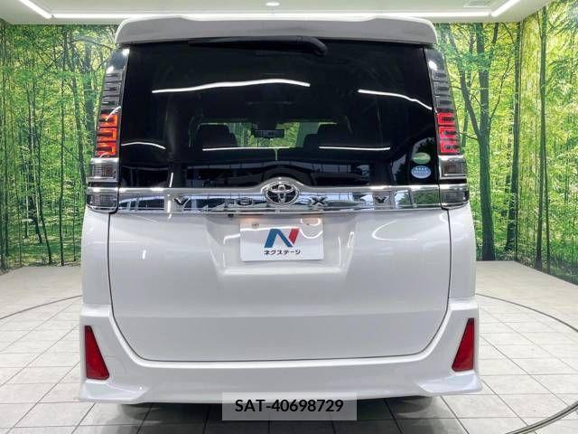 Toyota VOXY 2017-07 289128-16