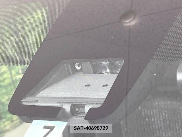 Toyota VOXY 2017-07 289128-5