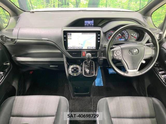 Toyota VOXY 2017-07 289128-1